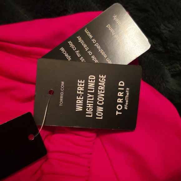 NWT Torrid Hot Pink Halter Bikini Top SIZE 3 - Picture 3 of 5